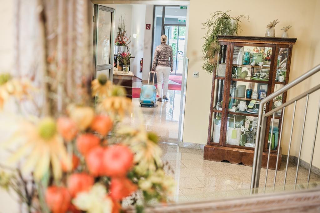 Hotel Turmhof غمبولدسكيرشن المظهر الخارجي الصورة