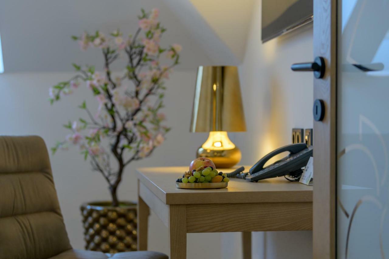 Hotel Turmhof غمبولدسكيرشن المظهر الخارجي الصورة
